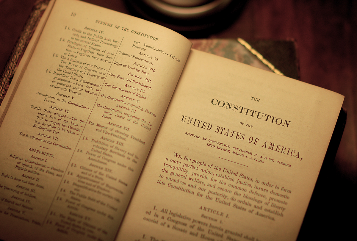 Первая конституция тест. Конституция США книжка. Американская Конституция. Конституция Америки оригинал. Первая Конституция США.